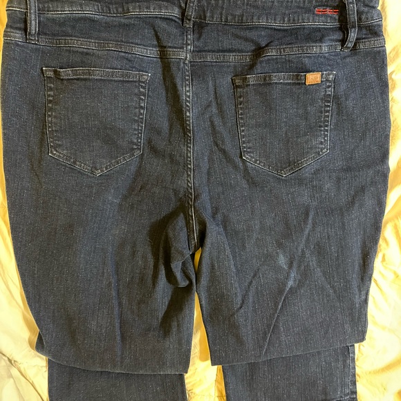 Blue jeans w/ Raw Hem - Peace Love World - Size 22W - Picture 10 of 13